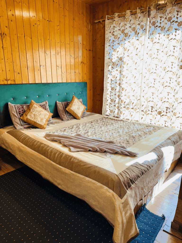 Munshi's Hotel, Tangmarg