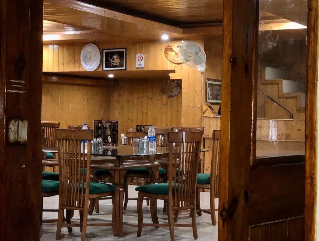 Munshi's Hotel and Restaurant, Tangmarg
