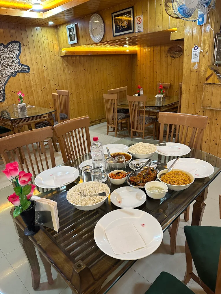 Munshi's Hotel and Restaurant, Tangmarg